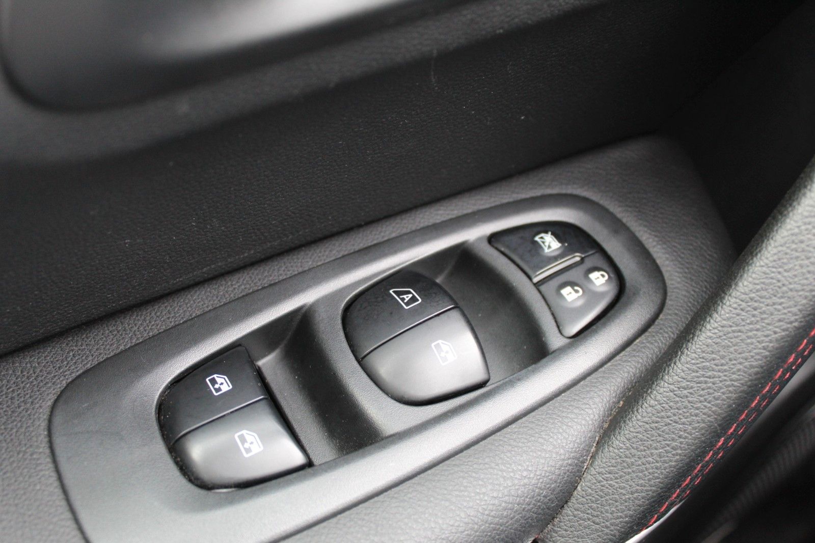 Fahrzeugabbildung Renault Kadjar Crossborder Automatik*Navi*Leder*Bose