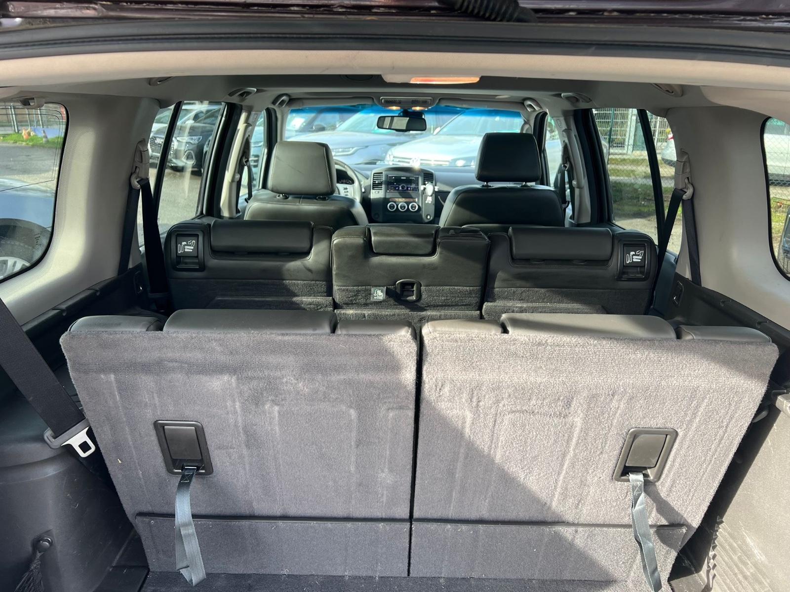 Nissan Pathfinder 3.0 dCi V6 LE | 231 ch | BVA | 7 places | Cuir | Toit ouvrant | Sièges électriques chauffants | Phares bi-xénon