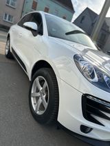 Porsche Macan - - - Porsche in Gelsenkirchen