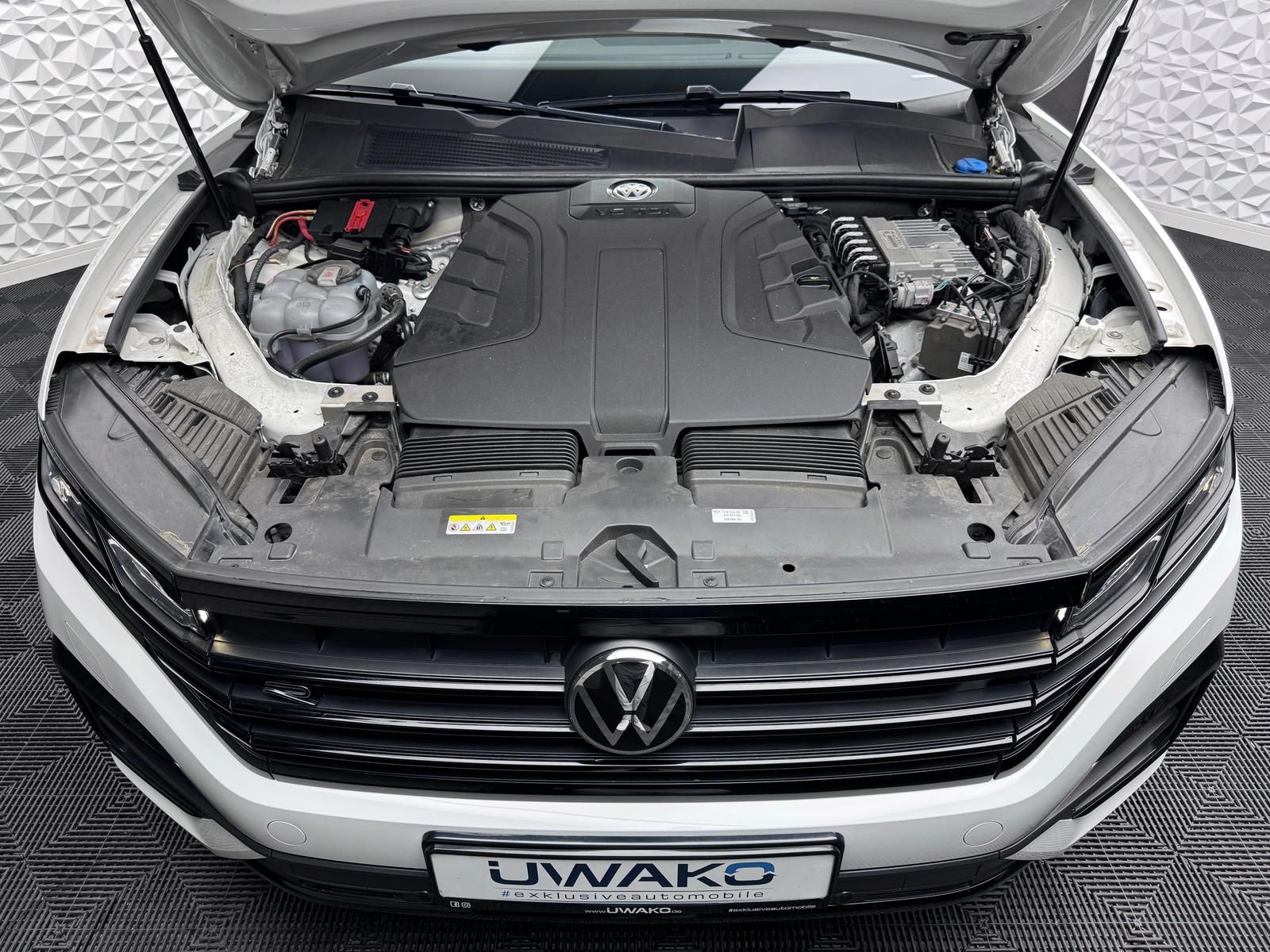Fahrzeugabbildung Volkswagen 3.0 TDI*R-LINE*IQ*ALLRADLENK*DYNAUDIO*STANDHZ*AH