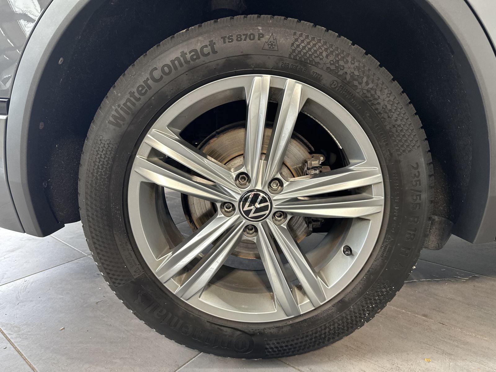 Fahrzeugabbildung Volkswagen Tiguan 1.5 TSI DSG R-Line NAV+MATRIX+ACC+360°CAM