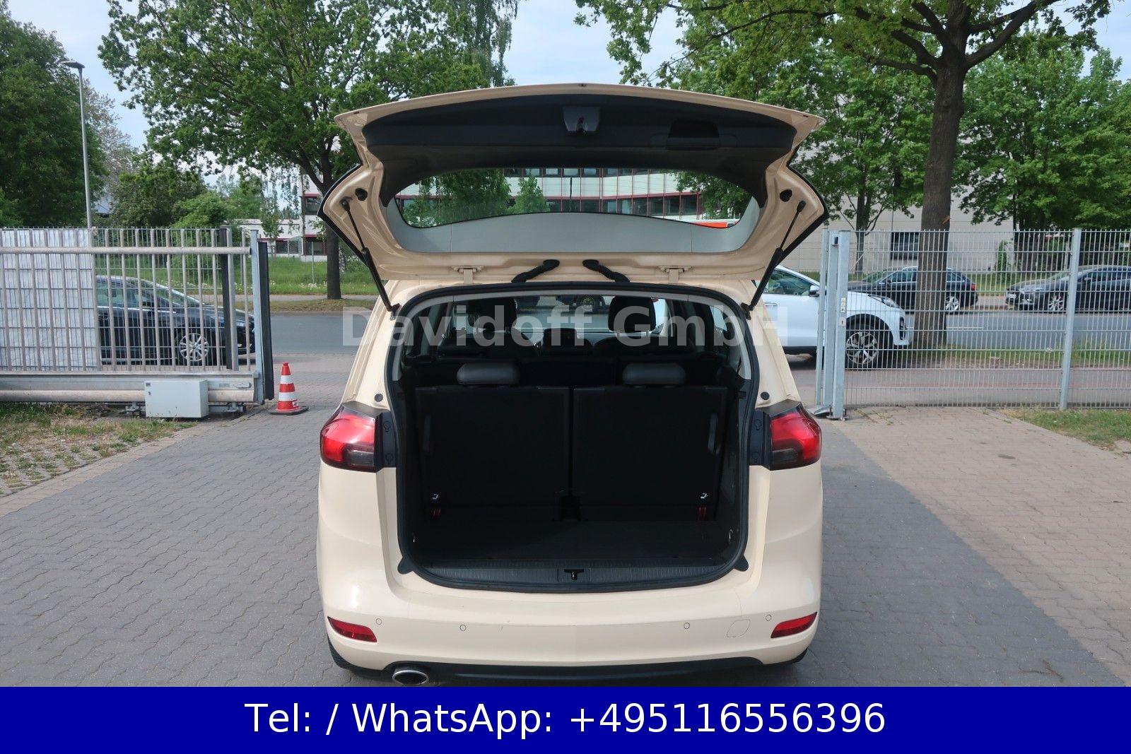 Opel Zafira 2015 — photo 17