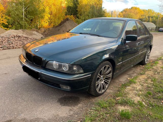 BMW E39 520i