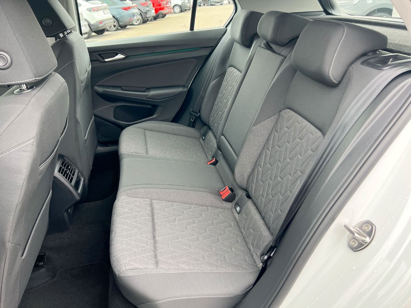 Volkswagen Golf Life 1.5 eTSI DSG Life Navi LED ACC SHZ ACC foto 15