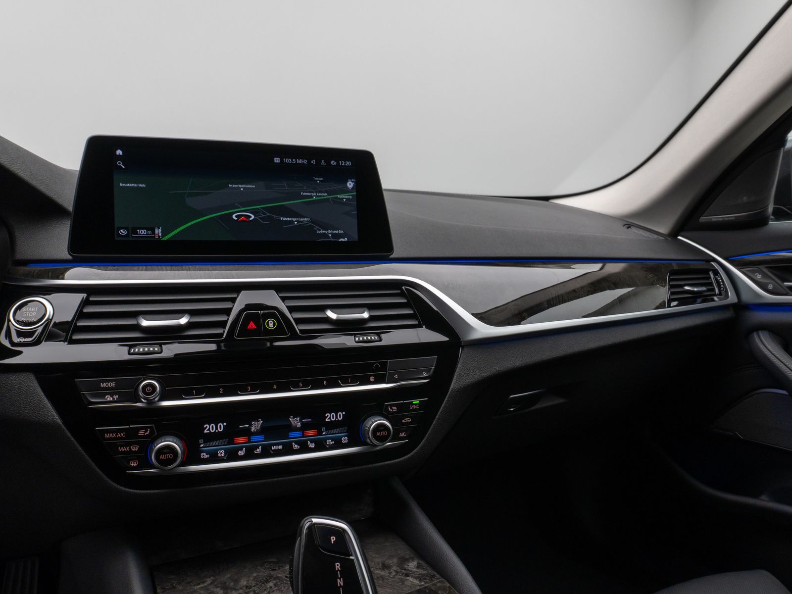 Fahrzeugabbildung BMW 530d xD SportLine 360°HUD DAB H/K 4xKlima Komfor