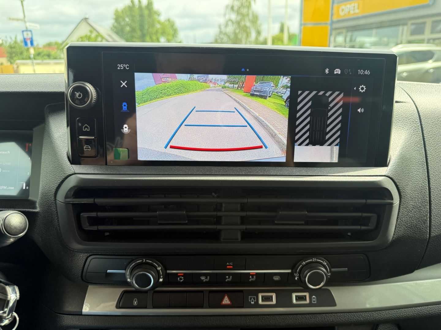 Fahrzeugabbildung Opel Vivaro 2.2 XL +SHZ+LHZ+Kamera+Laderaumschutz