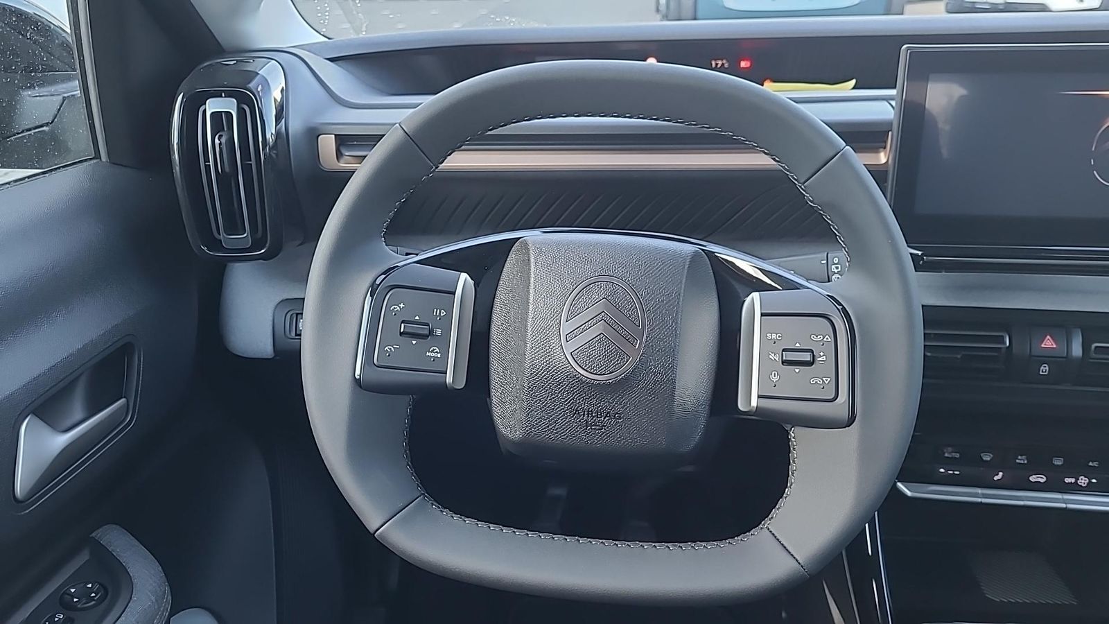 Fahrzeugabbildung Citroën C3 Aircross Plus 100 PS MT