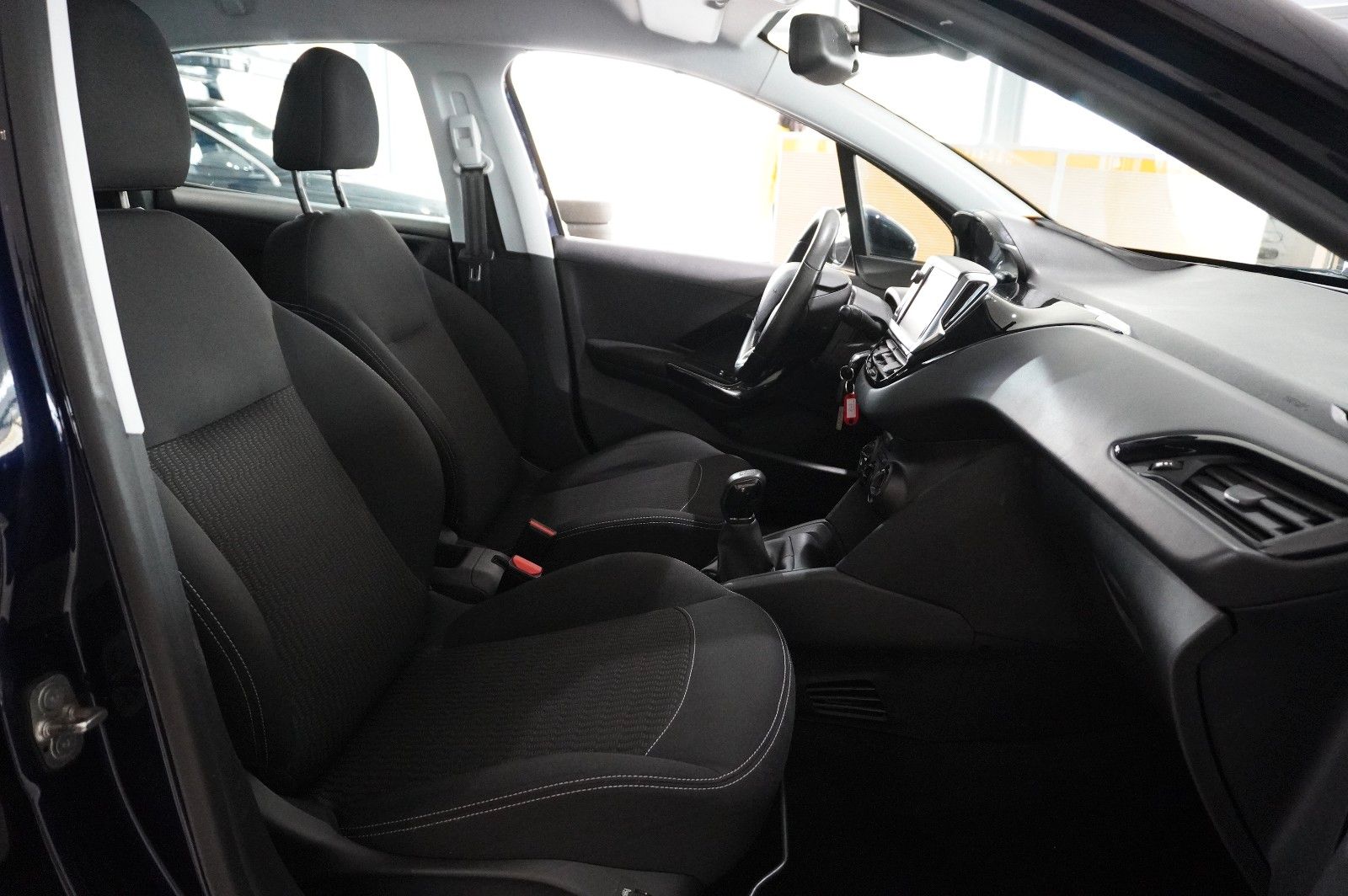 Fahrzeugabbildung Peugeot 208 LIM. 1.2 ACTIVE NAVI/LED/KLIMA/SHZ/PDC/TEMP