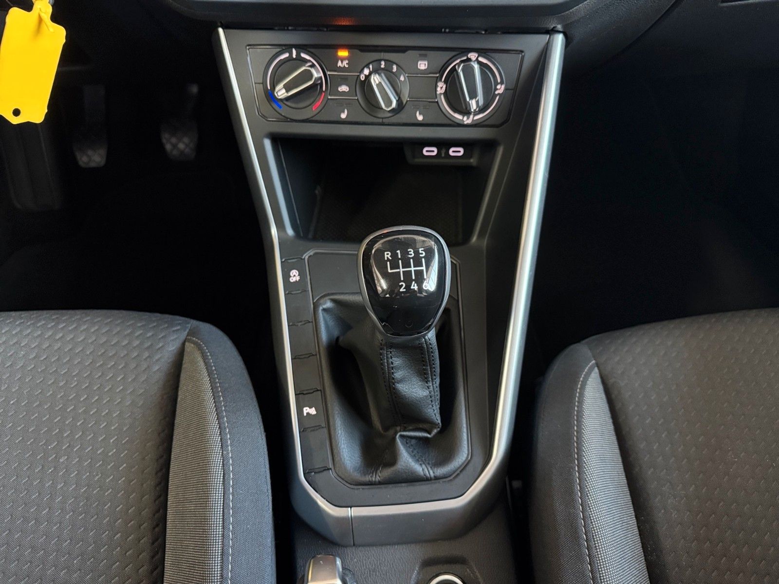 Fahrzeugabbildung Volkswagen Taigo Life 1.0 TSI