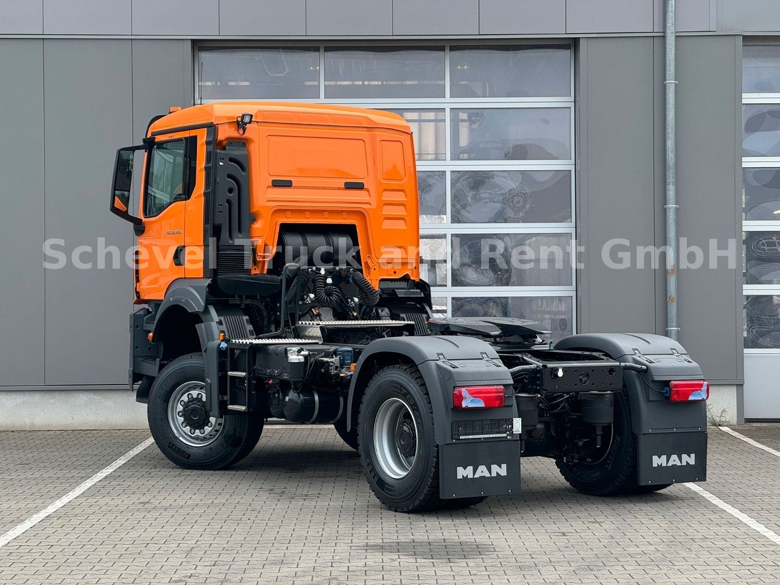 Fahrzeugabbildung MAN TGS 18.480 BL SA 4x4 mit Hydraulikvorbereitung