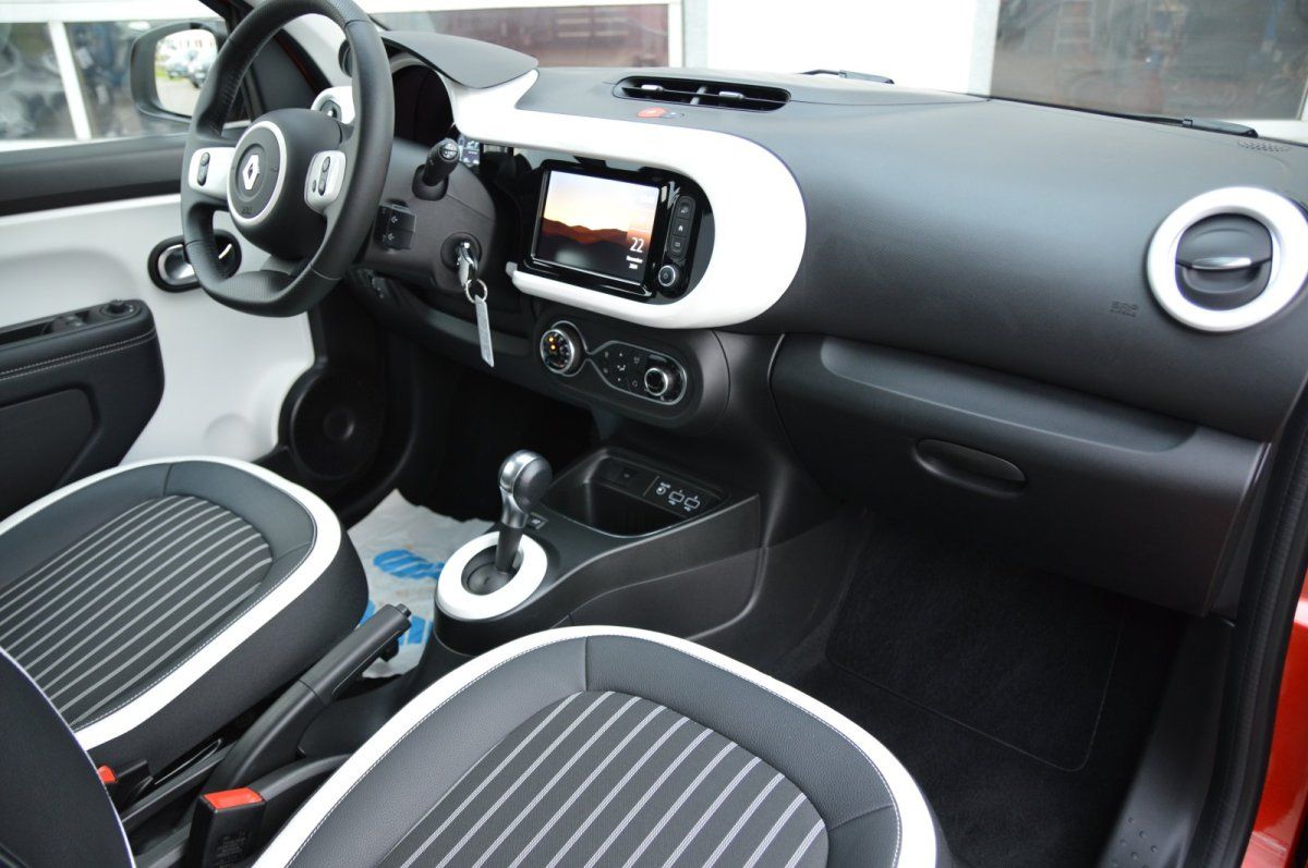 Fahrzeugabbildung Renault Twingo   Techno Electric Navi Kamera Shz Alu