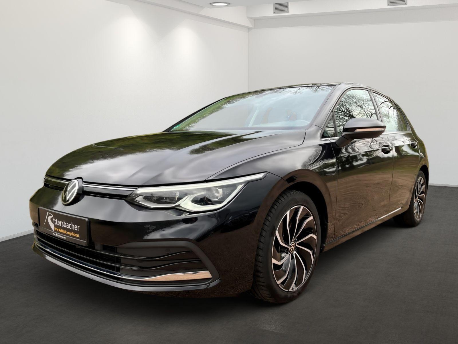 Volkswagen Golf VIII Style 1,5 TSI PANO Navi DCC Matrix