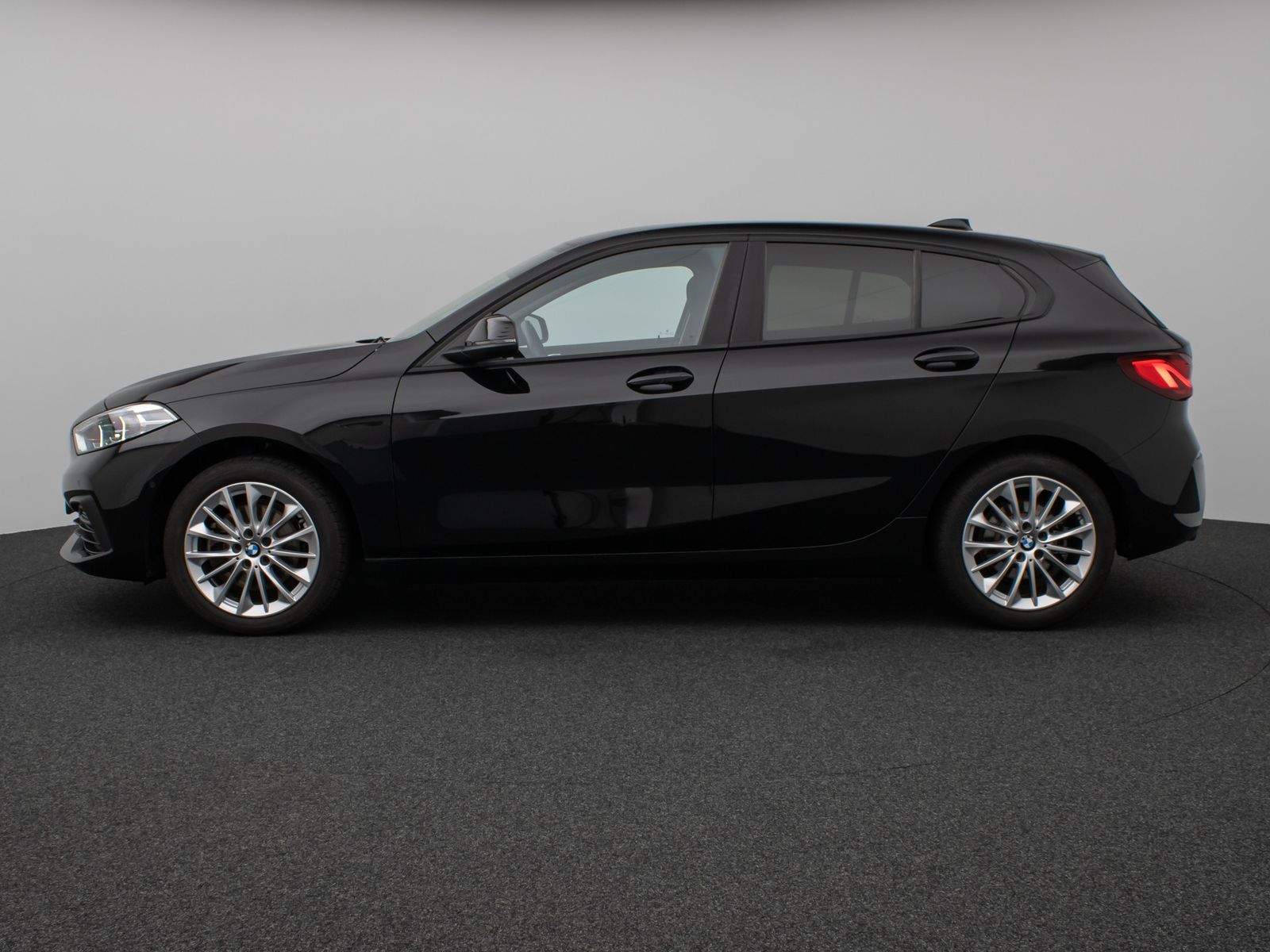 Fahrzeugabbildung BMW 118i DAB CockPitProf LED PDC Geschwindigkeitsreg