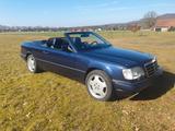 Mercedes-Benz E 220 Cabriolet - Mercedes-Benz E 220 mit Benzin-Antrieb: Cabrio