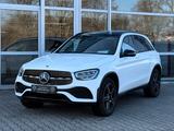 Mercedes-Benz GLC 300de 4M AMG NIGHT LEDER+PANO+DISTRONIC+19" - Mercedes-Benz Hybrid (Diesel/Elektro): Weiß, Alcantara