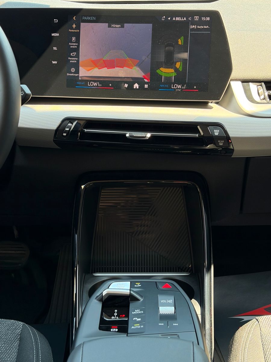 Fahrzeugabbildung BMW 216 Active Tourer Kamera CarPlay TEMP LED SHZ