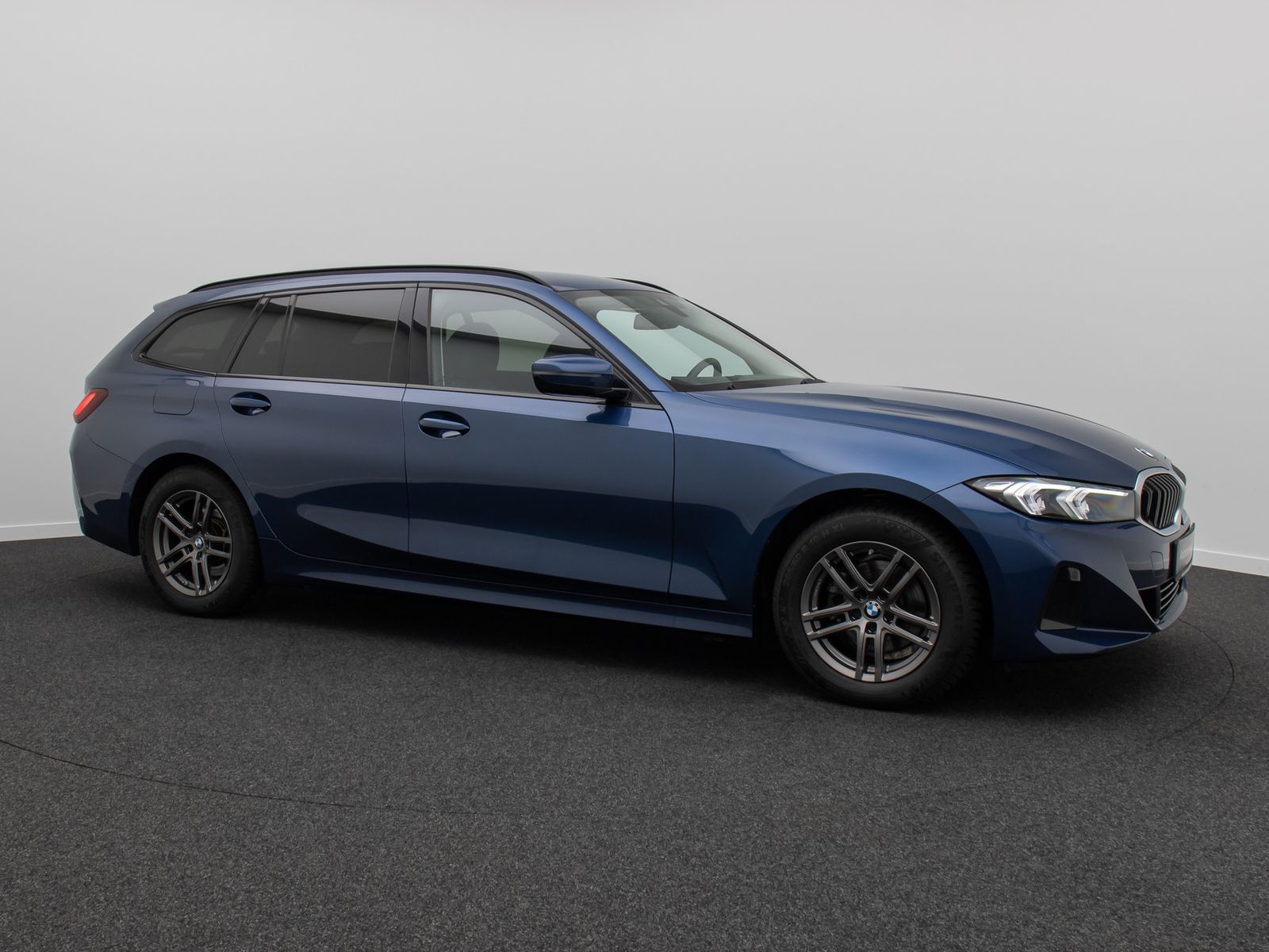 Fahrzeugabbildung BMW 318i  DAB CockPit+ PDC LED Geschwindigkeitsreg.