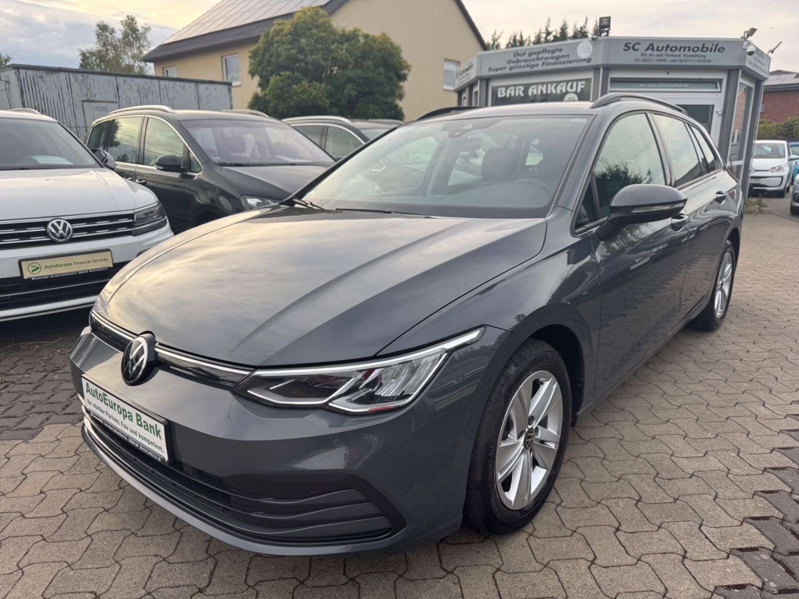 Volkswagen Golf - 1