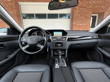 Mercedes E 200 - 5