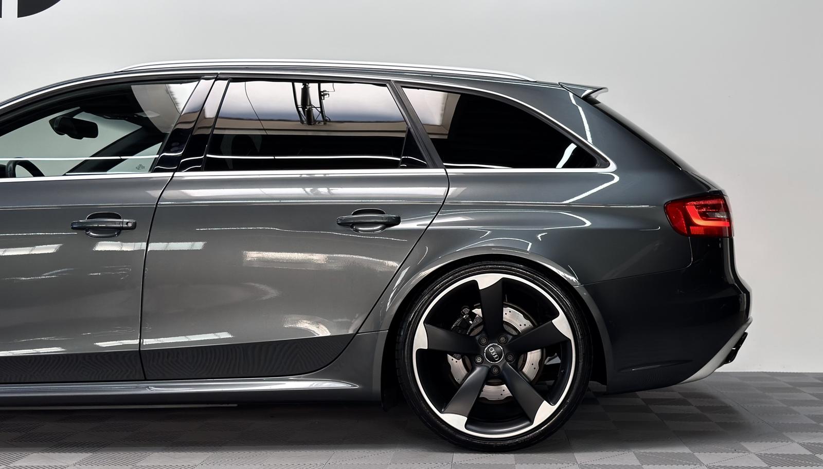 AUDI RS4 AVANT 4.2 V8 FSI 450ch QUATTRO - B&O - TOIT PANORAMIQUE - CAPRISTO - SUSPENSION KW - CUIR/ALCANTARA
