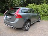 Volvo V60 Cross Country D4 AWD Geartronic - - gebrauchte Volvo V60 Cross Country aus dem Jahr 2016
