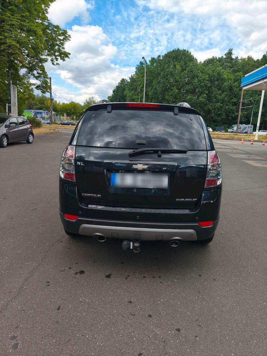 Chevrolet Captiva 2012 — rear view