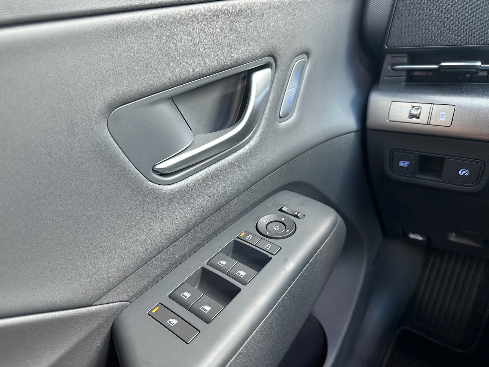 Fahrzeugabbildung Hyundai Kona Elektro Prime 65,4kWh Glasschiebedach/360°!
