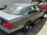 Mercedes-Benz Mercedes E 320 Grau - Mercedes-Benz E 320 in Mannheim