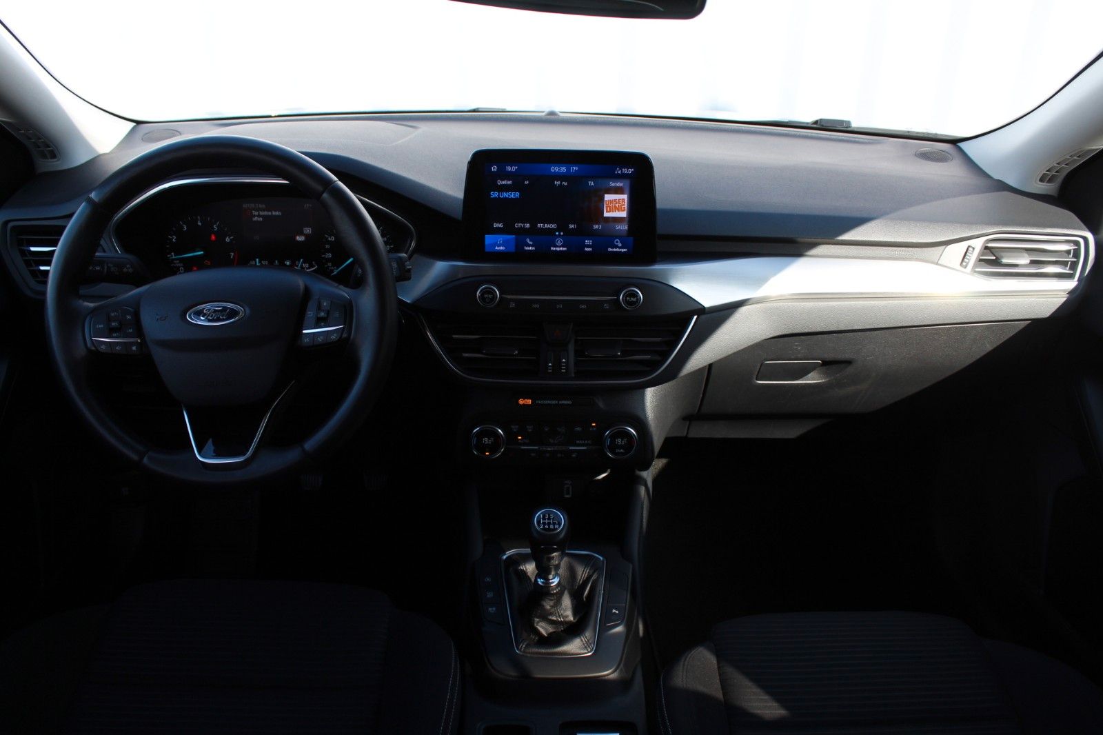 Fahrzeugabbildung Ford Focus Turnier Titanium Navi*Sitzh.PDC