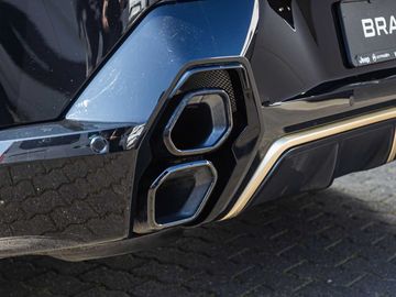 BMW XM - 7