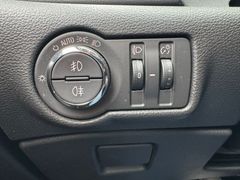 Fahrzeugabbildung Opel Astra J Sports Tourer Edition Sitzheizung PDC