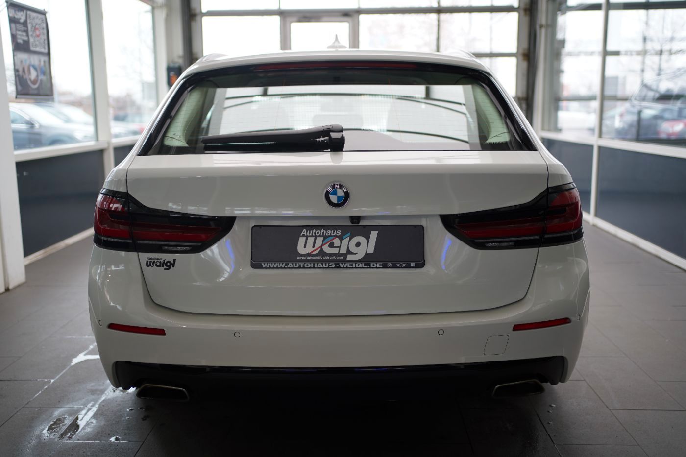 Fahrzeugabbildung BMW 530d xDrive +ParkingAssist+AHK+HarmanKardonSyste