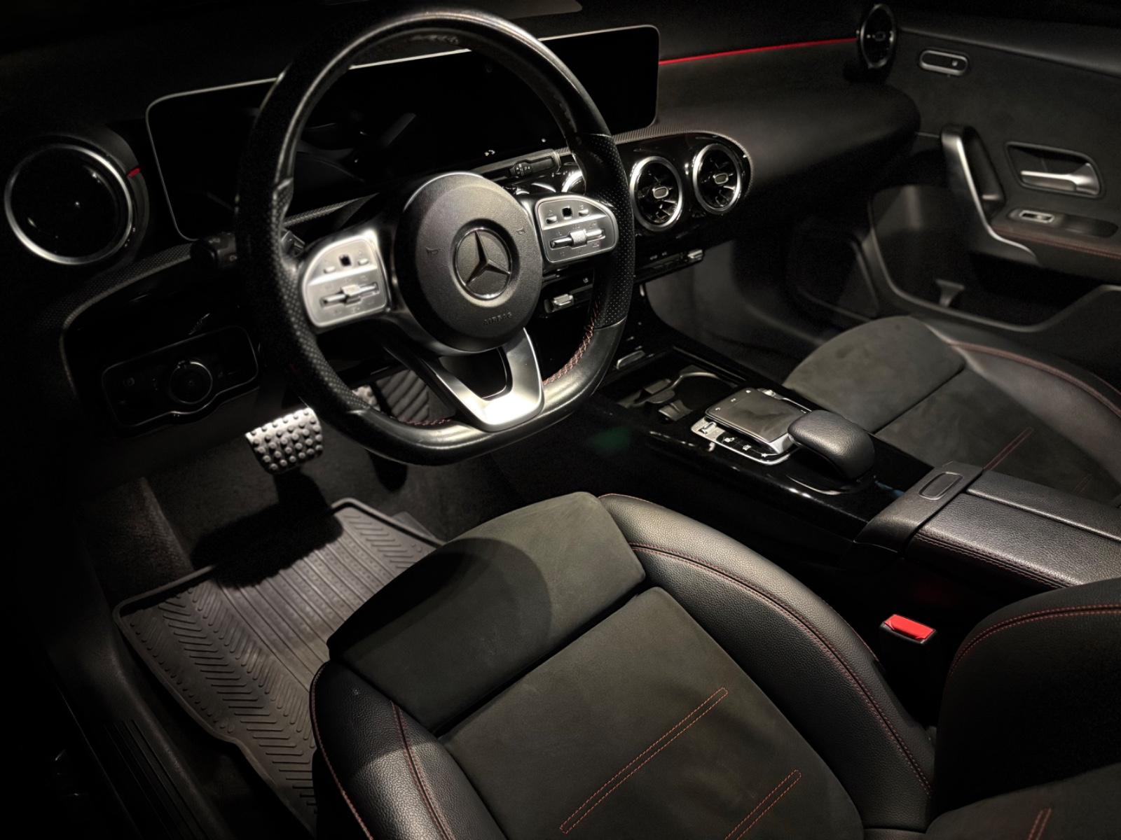 Mercedes-Benz A 250 4M*AMG*LED-NIGHT-CARPLAY*PDC*SPURA*SHZ