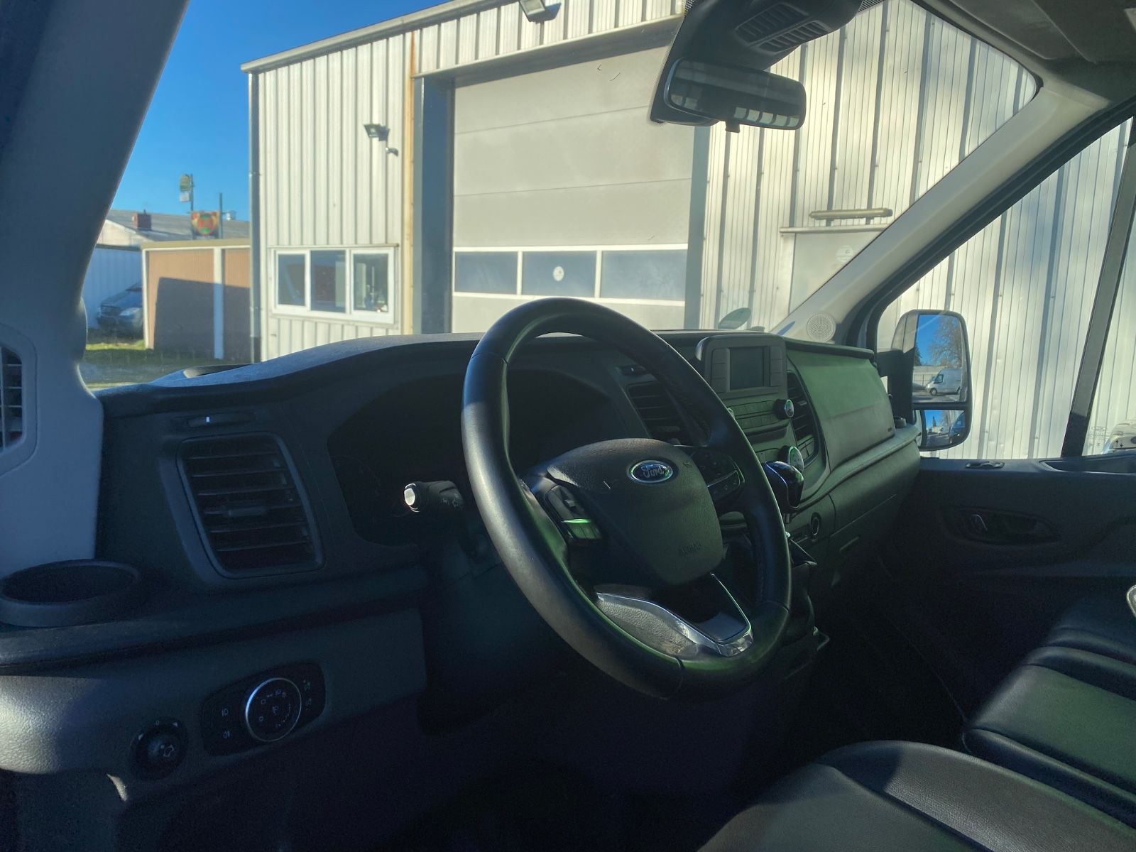 Fahrzeugabbildung Ford Transit Pritsche 350 L3 Einzelkabine Trend,AHK