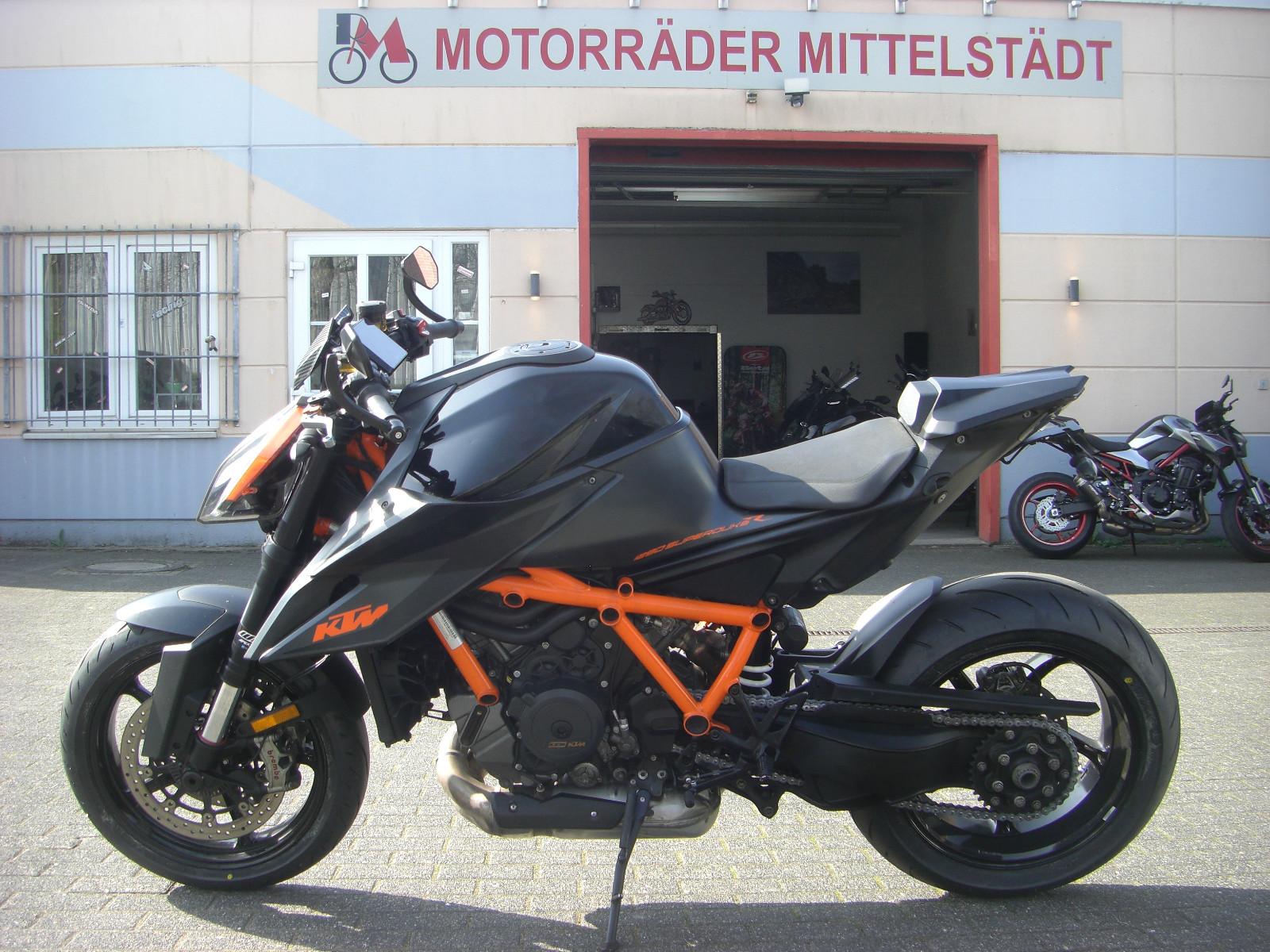 KTM SUPER DUKE 1290 R ABS QS   1. HAND 14000 KM