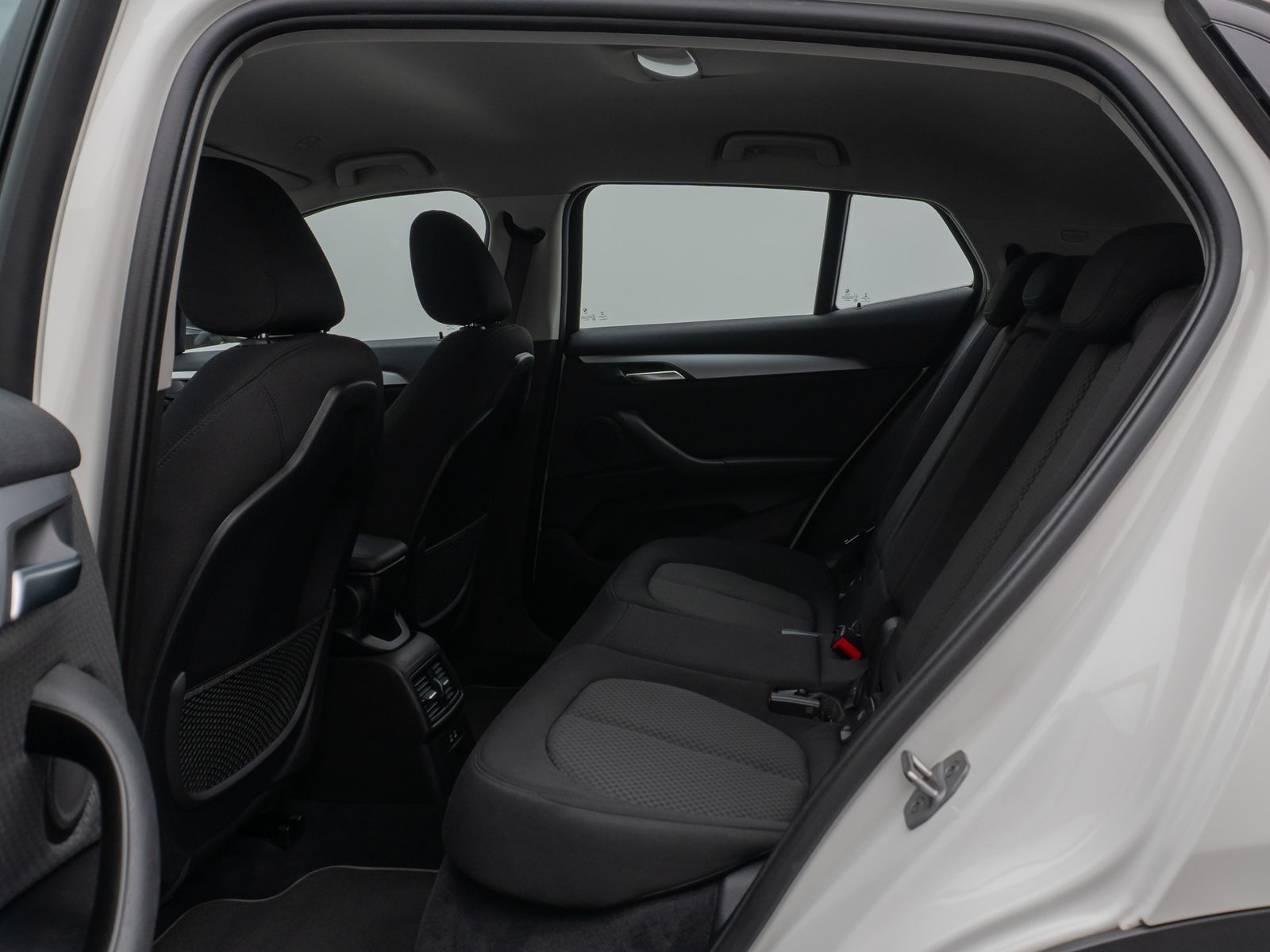 Fahrzeugabbildung BMW X2 xD25e DAB Navi Parkassist Geschwindigkeitsreg