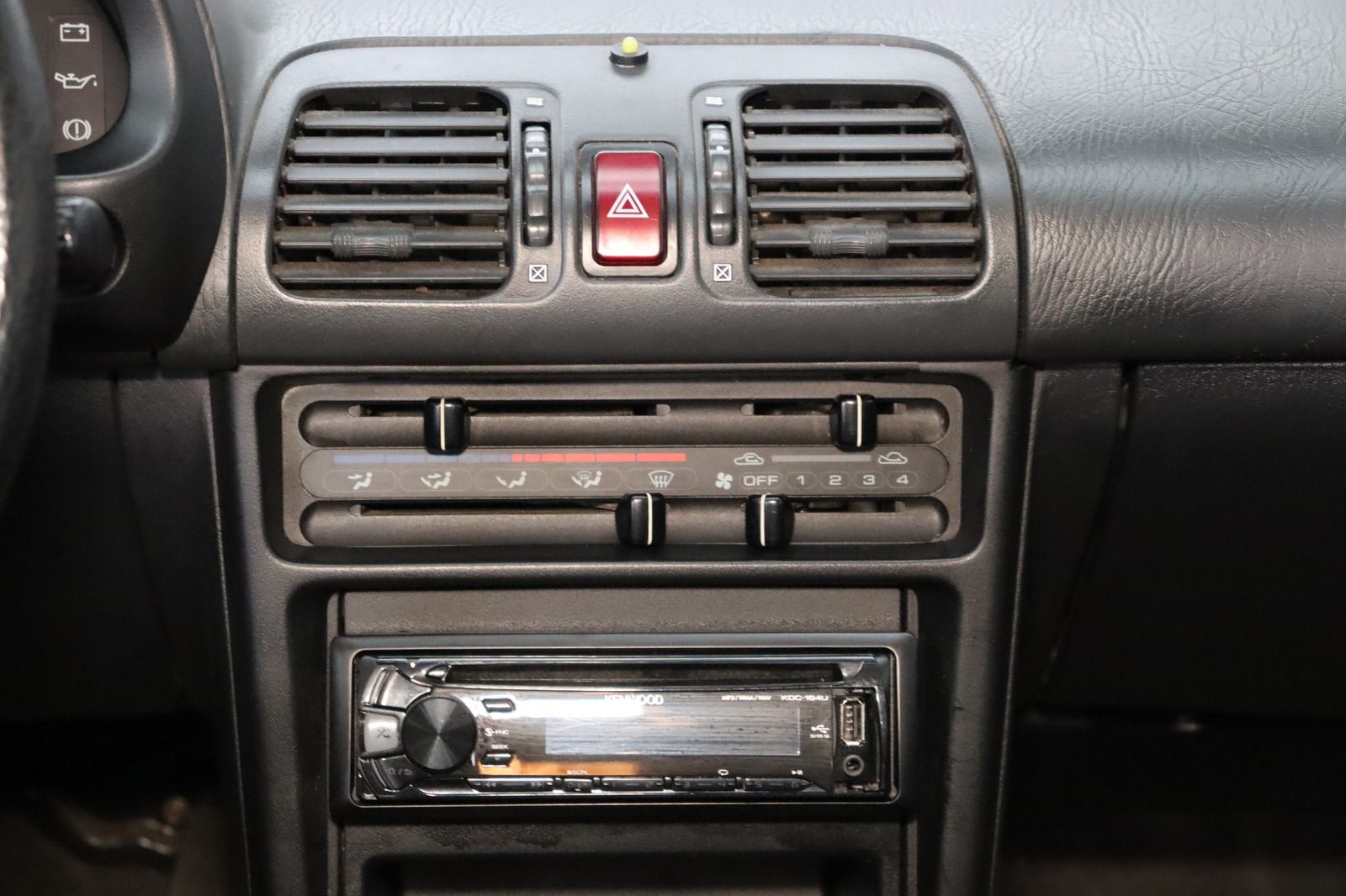 Fahrzeugabbildung Mazda 323 F 1.6 GLX 1. Hand * wenig km