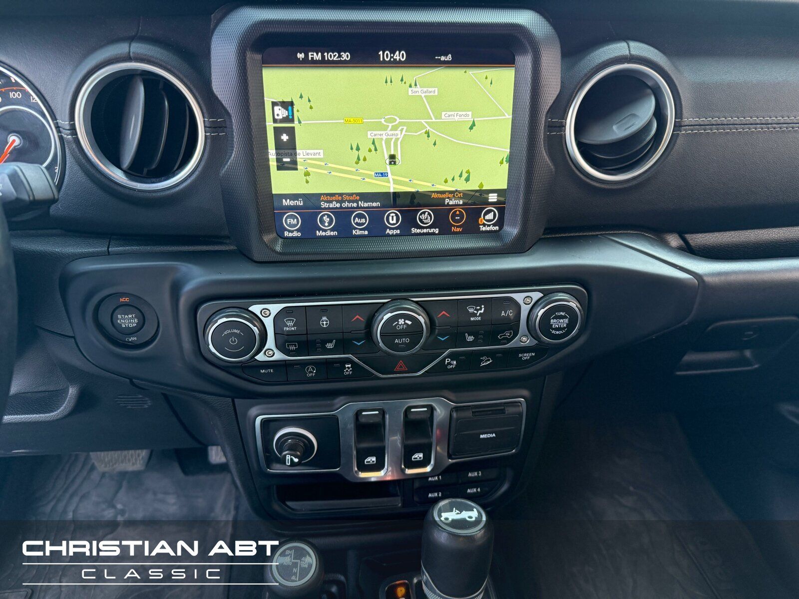 Fahrzeugabbildung Jeep Wrangler 2.2 CRDi Sahara (EURO 6d-TEMP) Navi/LED