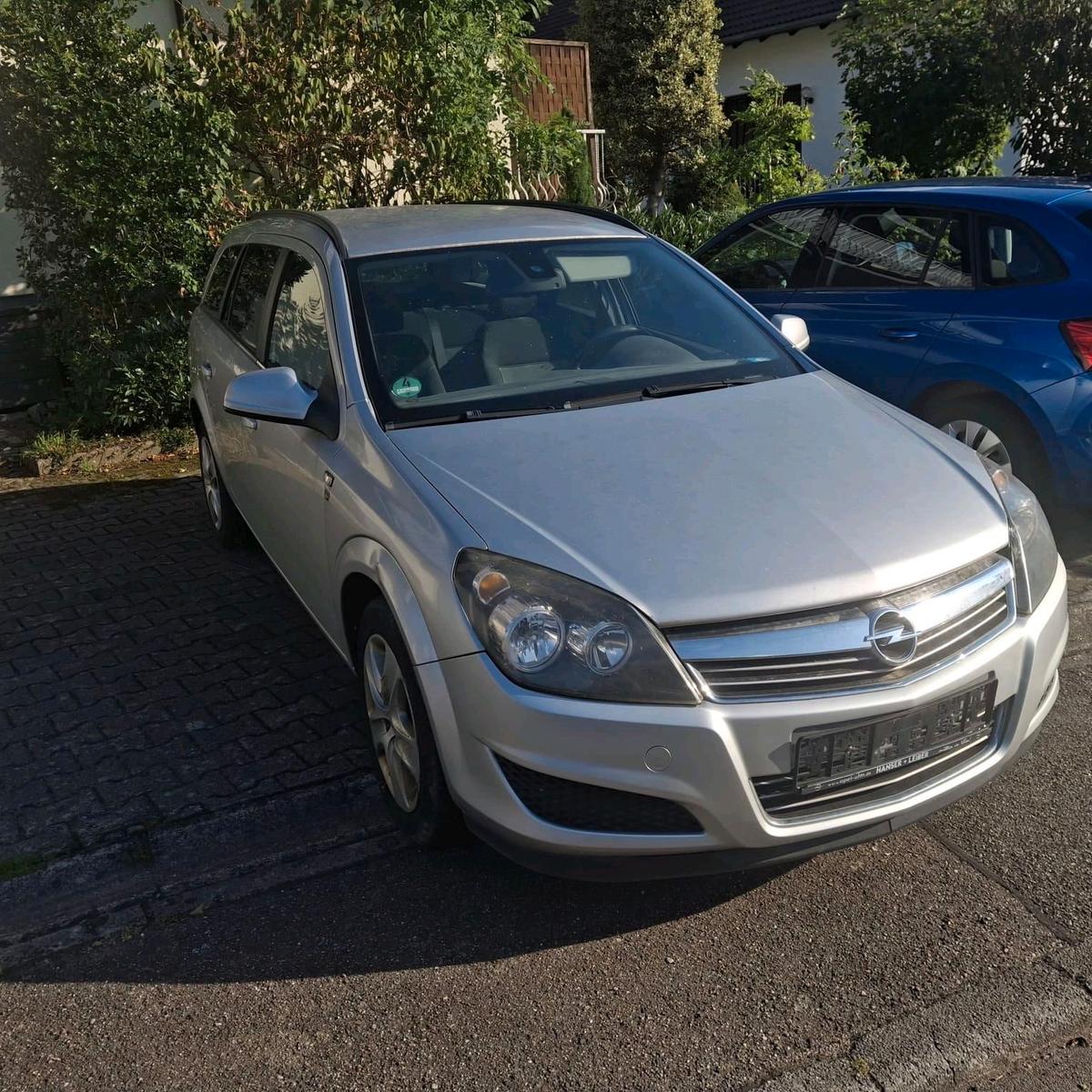 Opel Astra, 2011