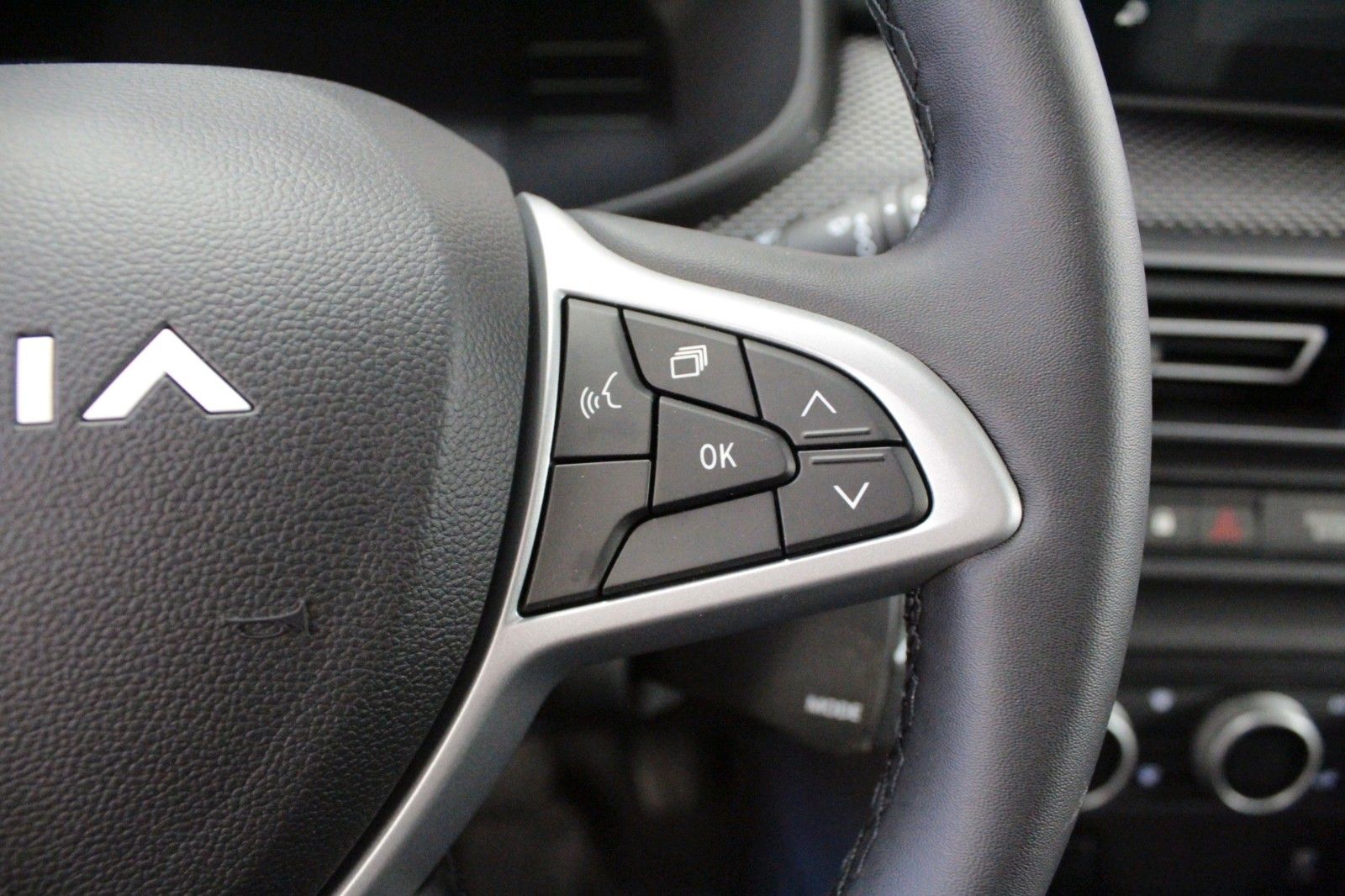 Fahrzeugabbildung Dacia Jogger Hybrid 140 Expression*7-Sitzer*
