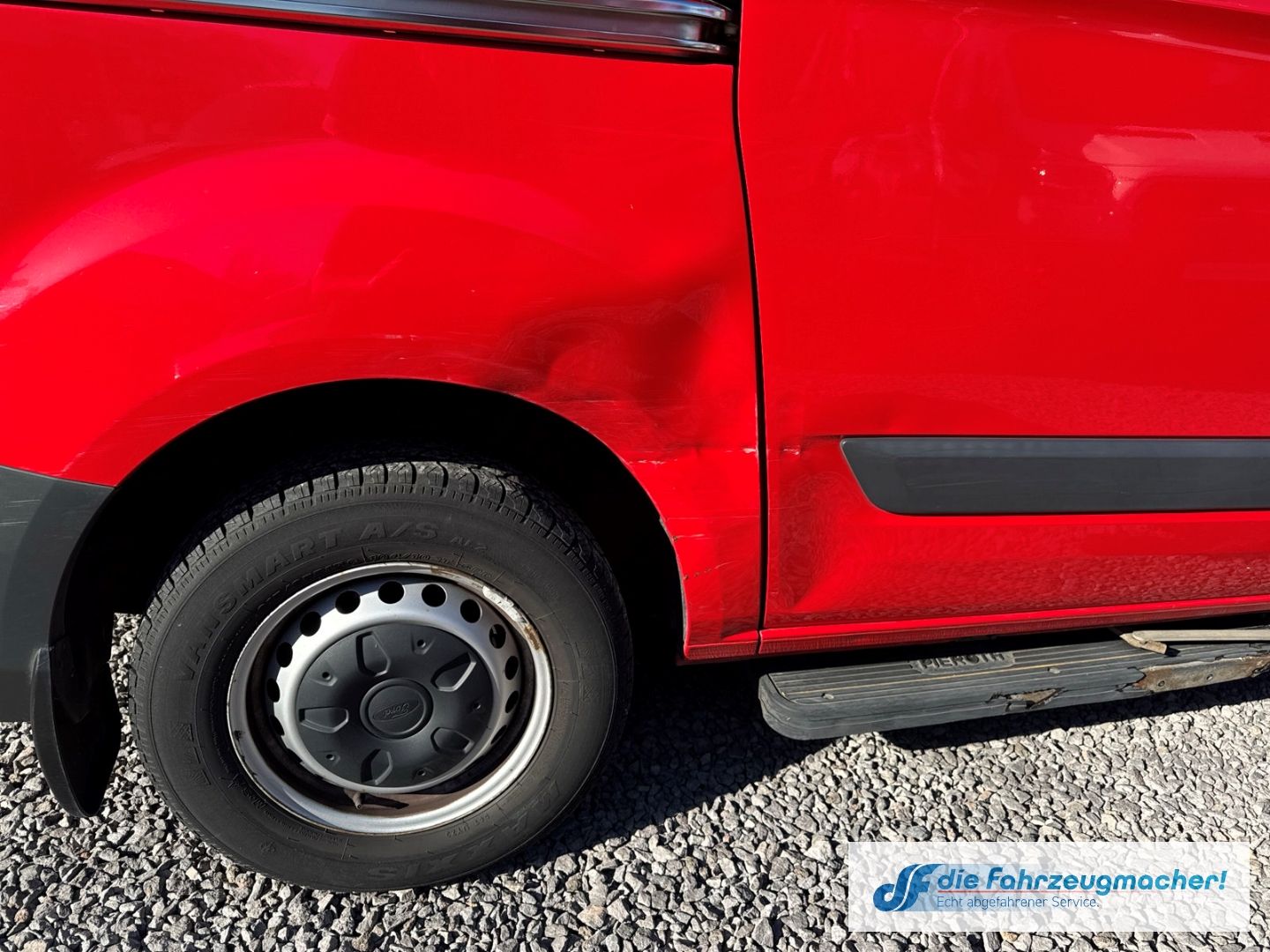 Fahrzeugabbildung Ford Transit Custom Kombi 300 L1 2.2 TDCi *1459