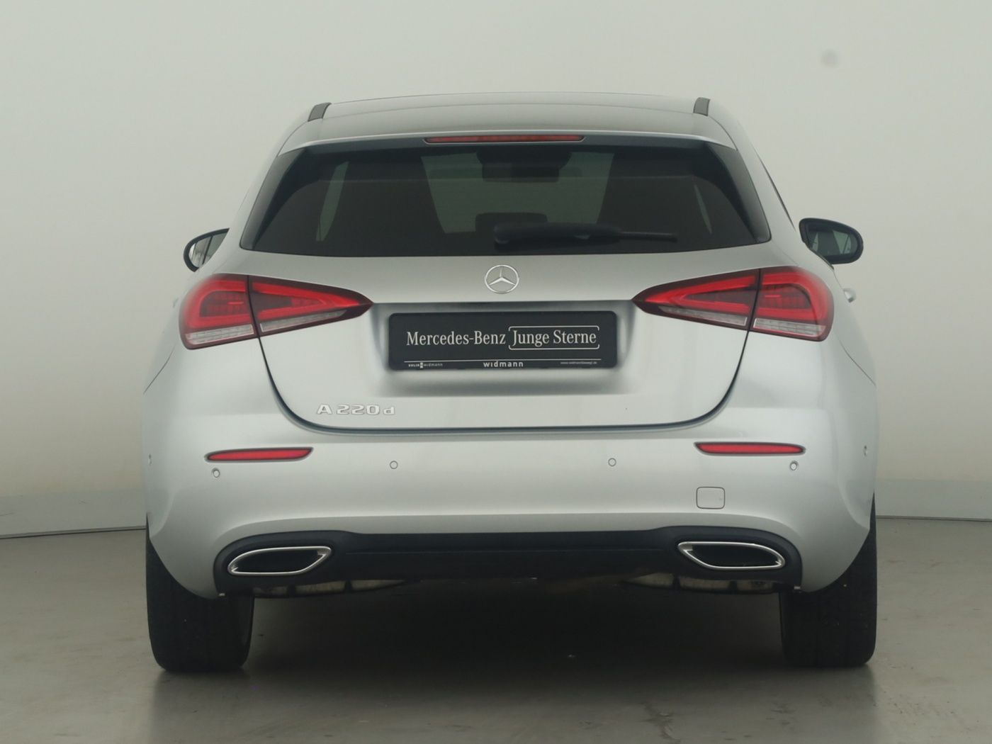 Mercedes-Benz A 220 d Night Multibeam Pano Distronic Memory foto 4