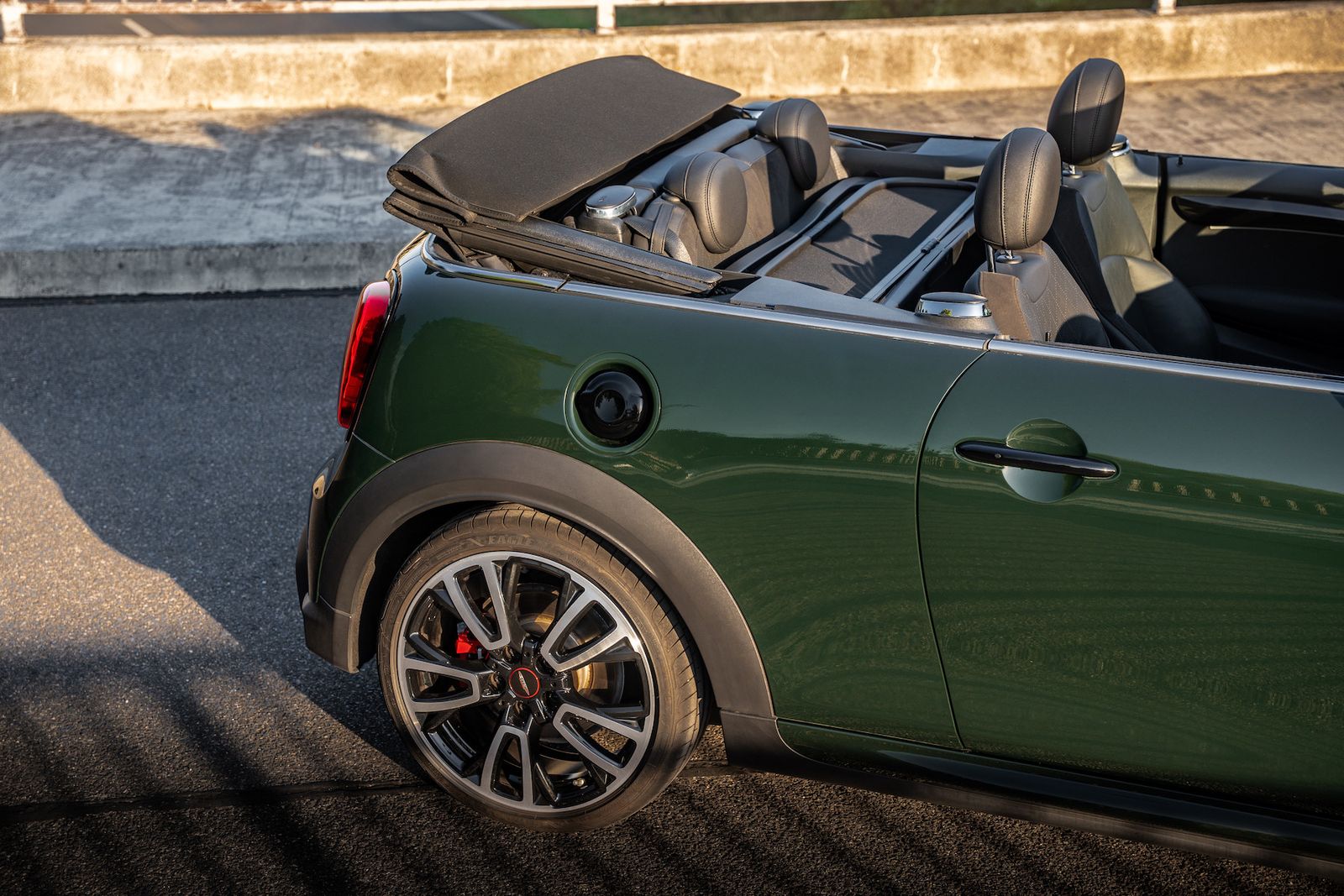 Fahrzeugabbildung MINI John Cooper Works Cabrio FACELIFT/AERO-PACK/LED