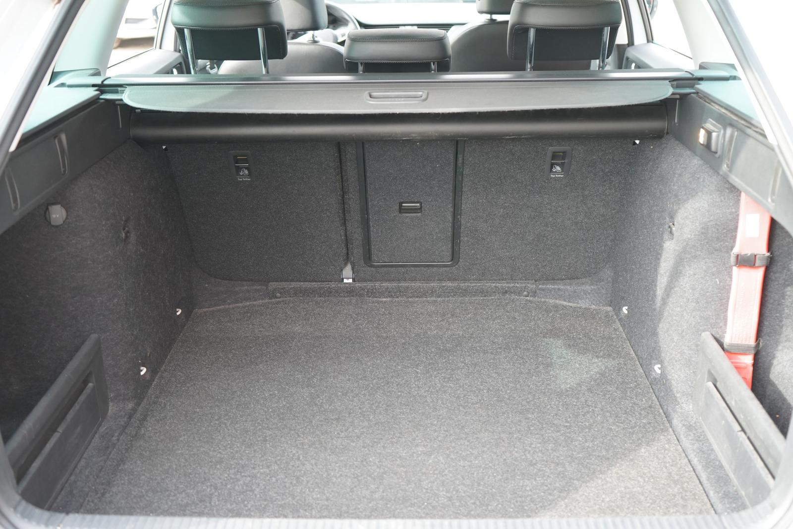 Skoda Octavia 1.6 TDI Premium Edition Panorama ACC LED