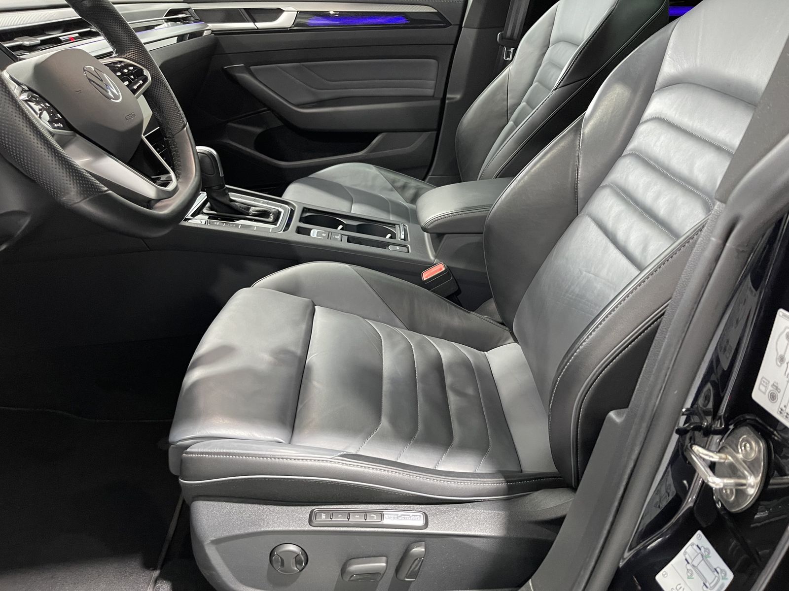 Fahrzeugabbildung Volkswagen Arteon Shooting Brake 2.0 TDI*Leder*AHK*Pano*Cam