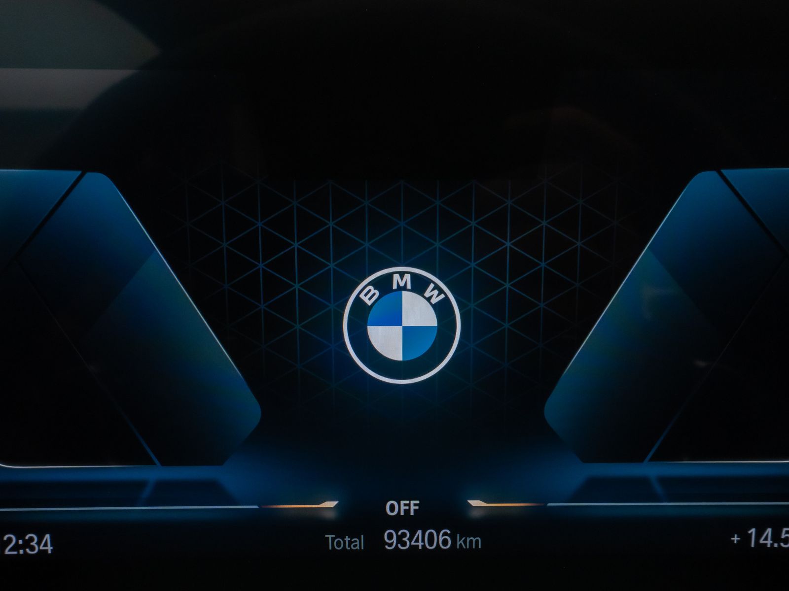 Fahrzeugabbildung BMW 318i DAB CockPit+ Widscreen Geschwindigkeitsreg