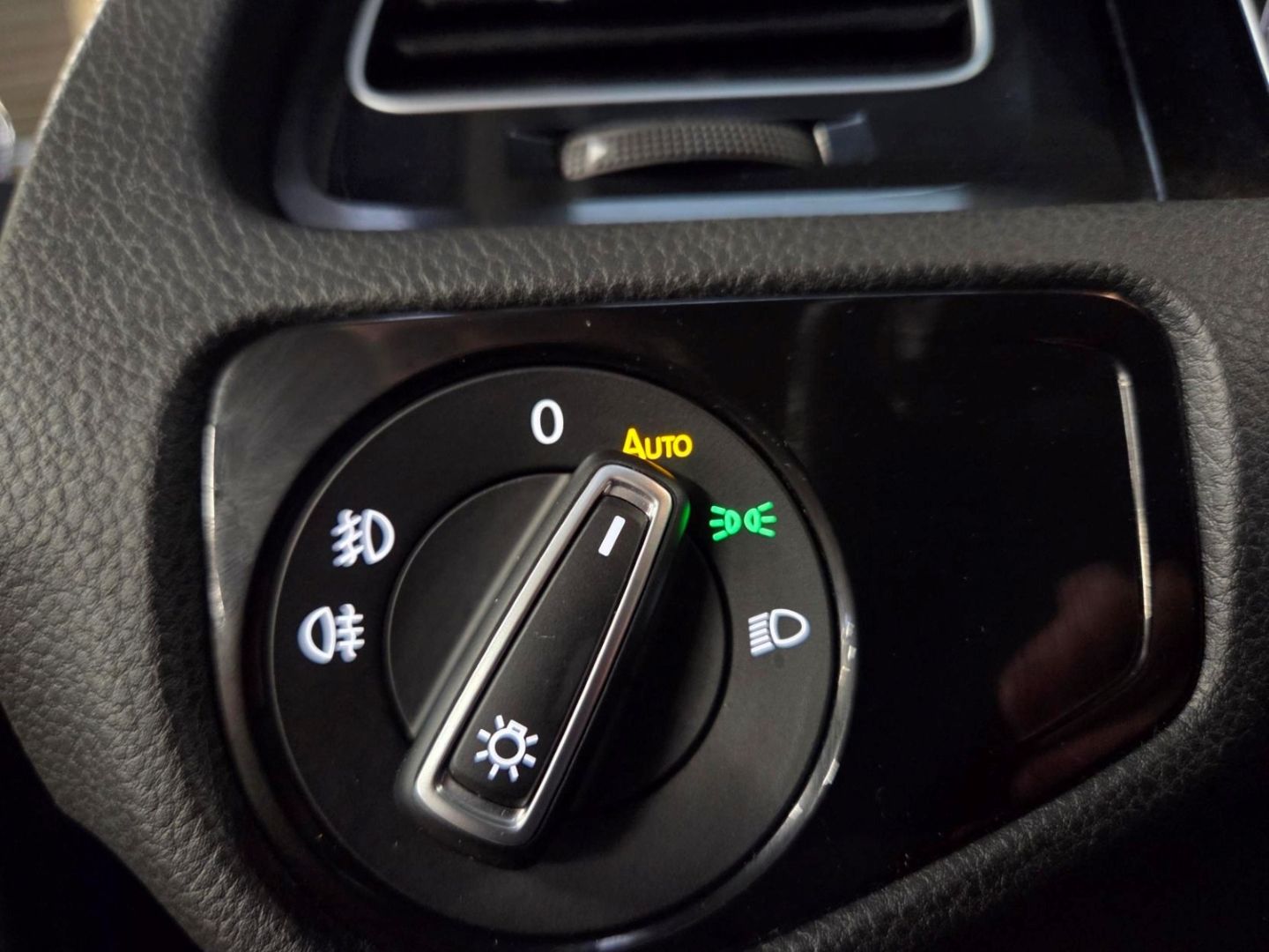 Fahrzeugabbildung Volkswagen Golf Join Start-Stopp JOIN 1.4 TSI Navi Digitale