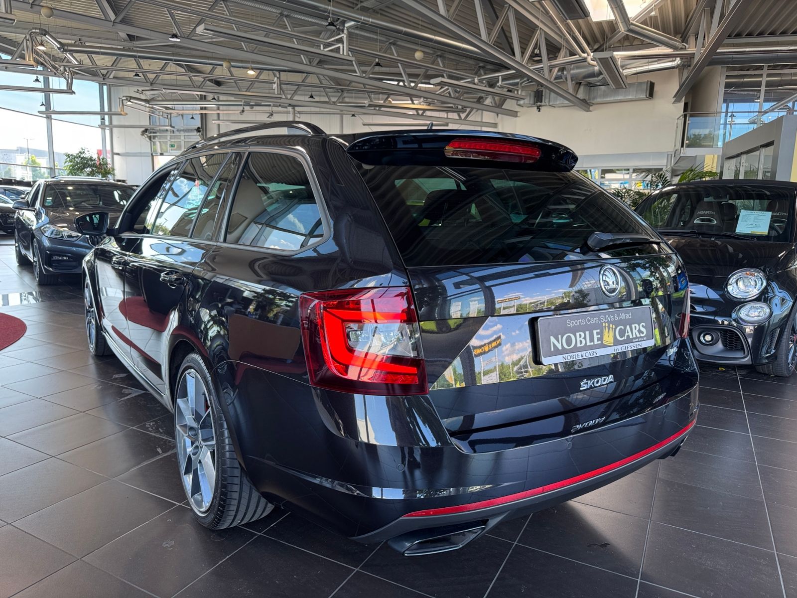 Fahrzeugabbildung SKODA Octavia Combi RS 245 LED NAVI ALU