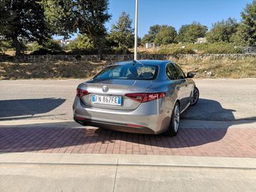 Alfa-Romeo Giulia - 1
