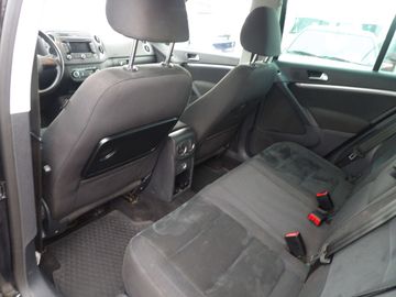 Volkswagen Tiguan - 11
